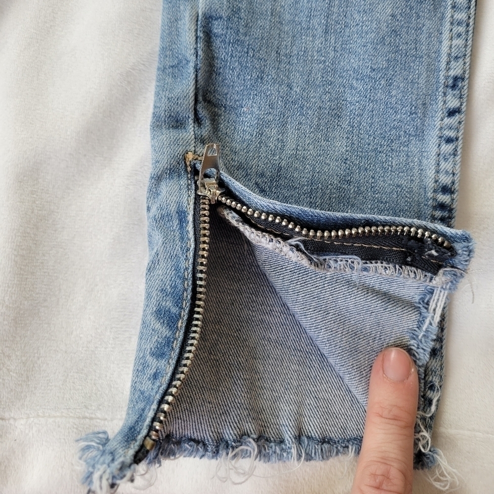 Zara light wash raw hem zipper ankle distressed skinny jeans 2 - Picture 11 of 14